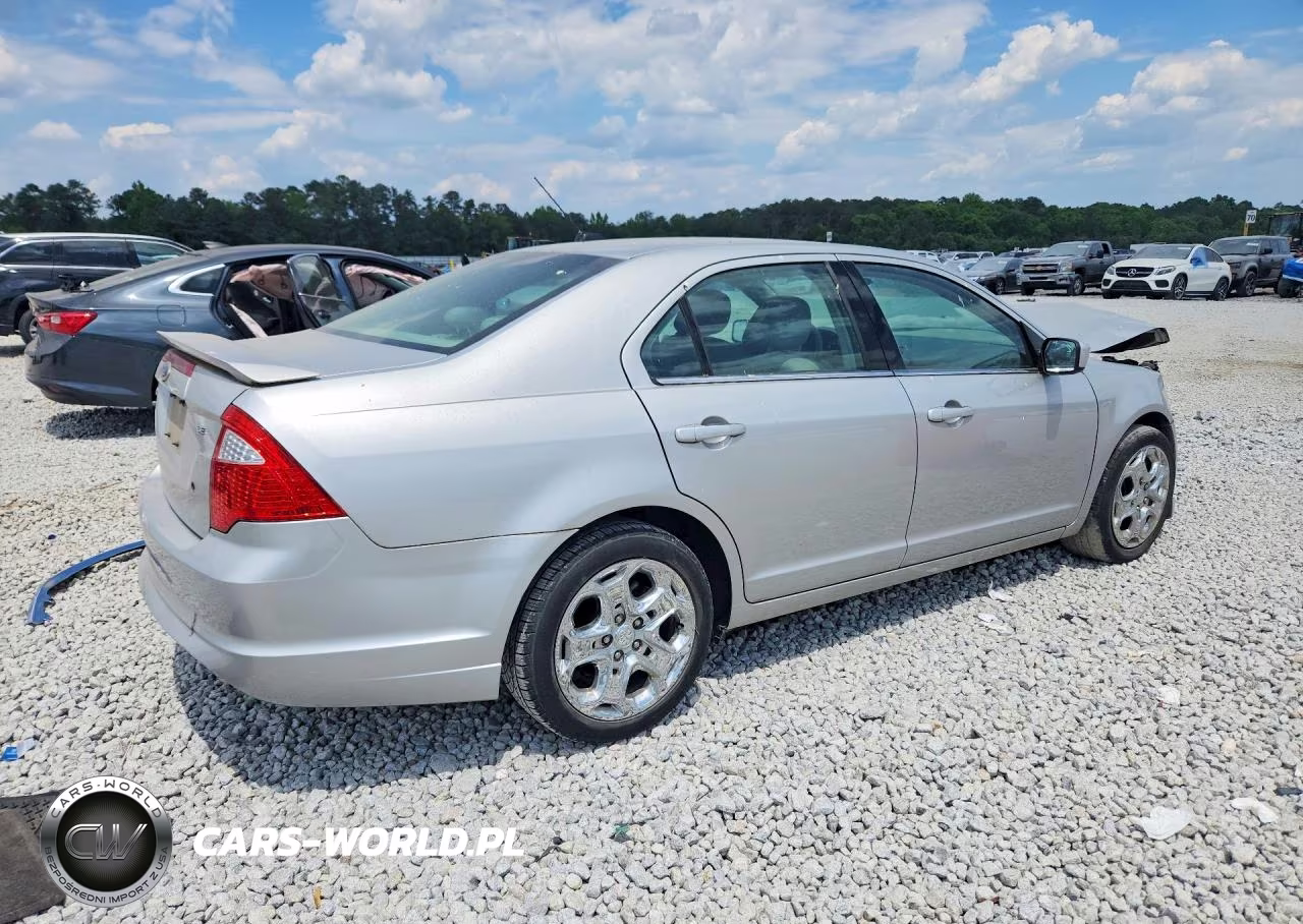 2010 Ford Fusion Se VIN:3FAHP0HA0AR417928 - 3