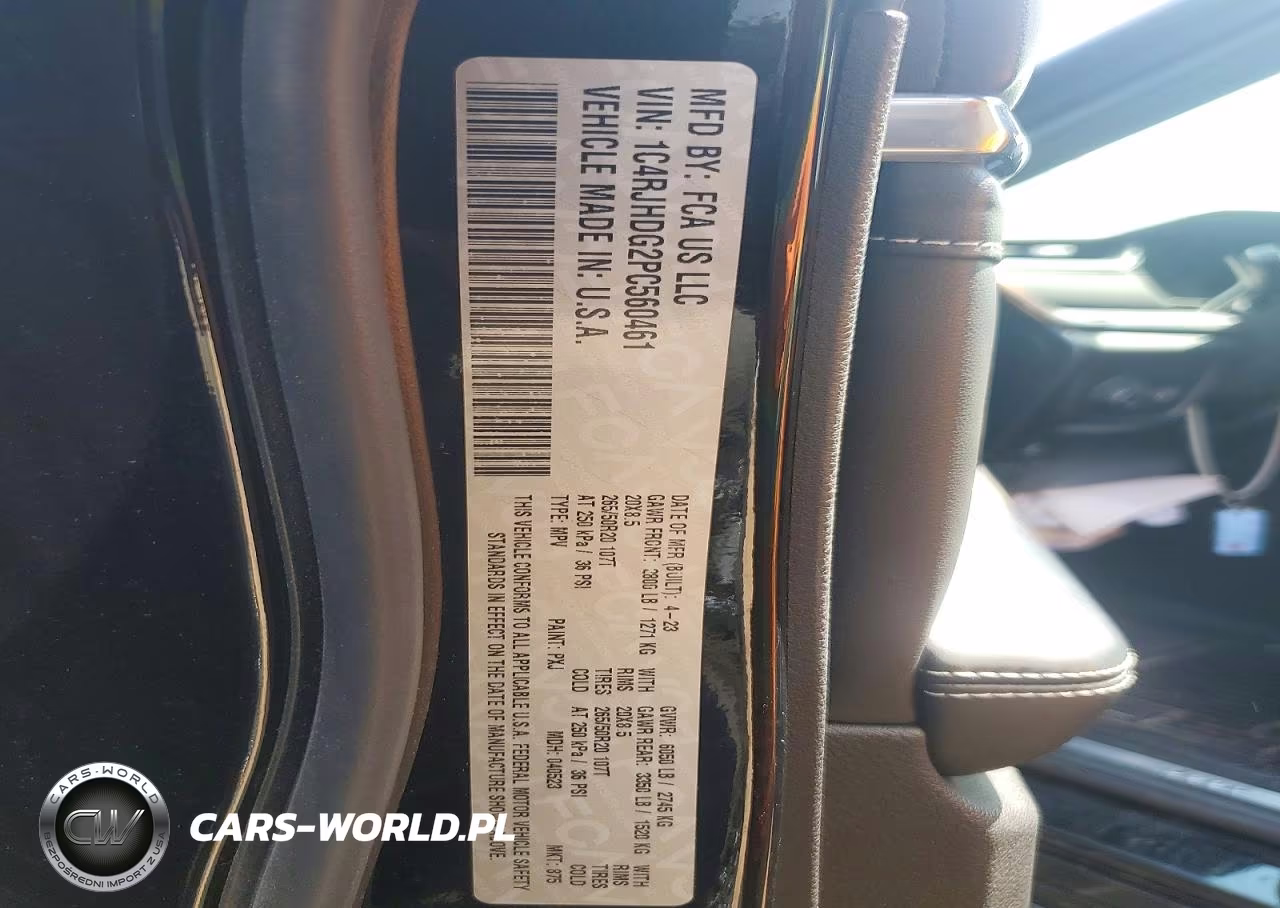 2023 Jeep Grand Cherokee Overland VIN:1C4RJHDG2PC560461 - 12