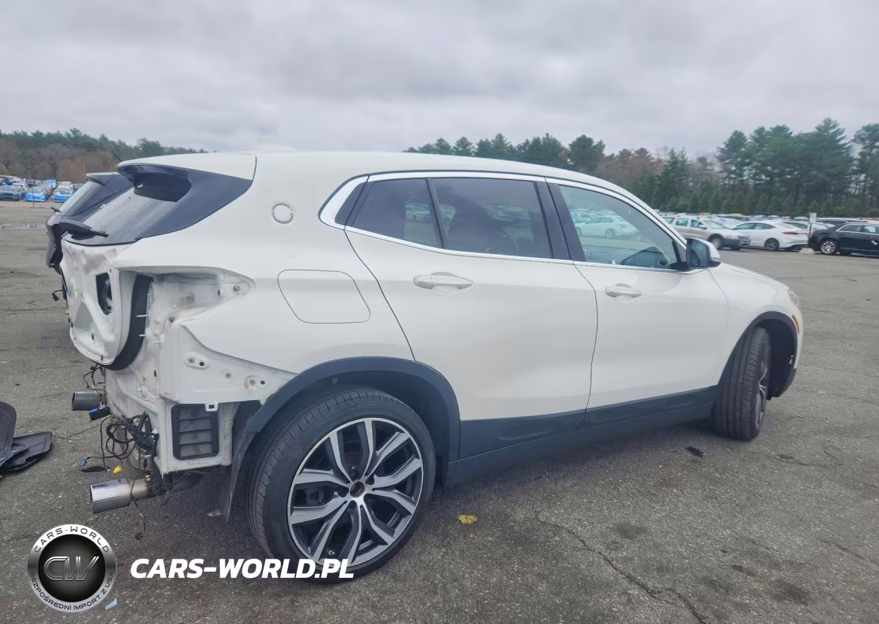 2018 BMW X2 xDrive28I VIN:WBXYJ5C30JEF80461 - 3