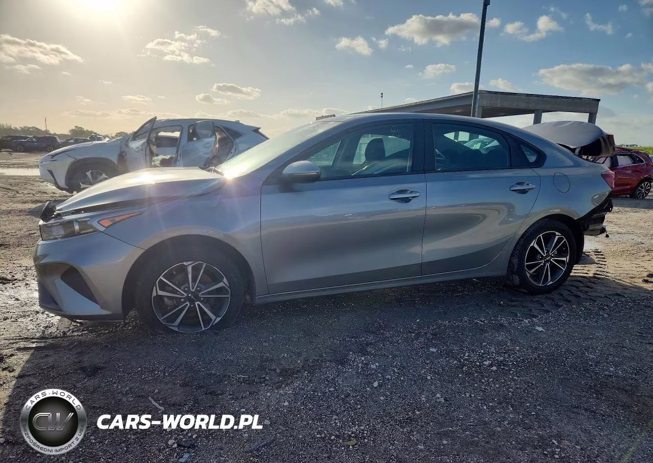 2022 Kia Forte Lxs – zdjęcie 1 z 13