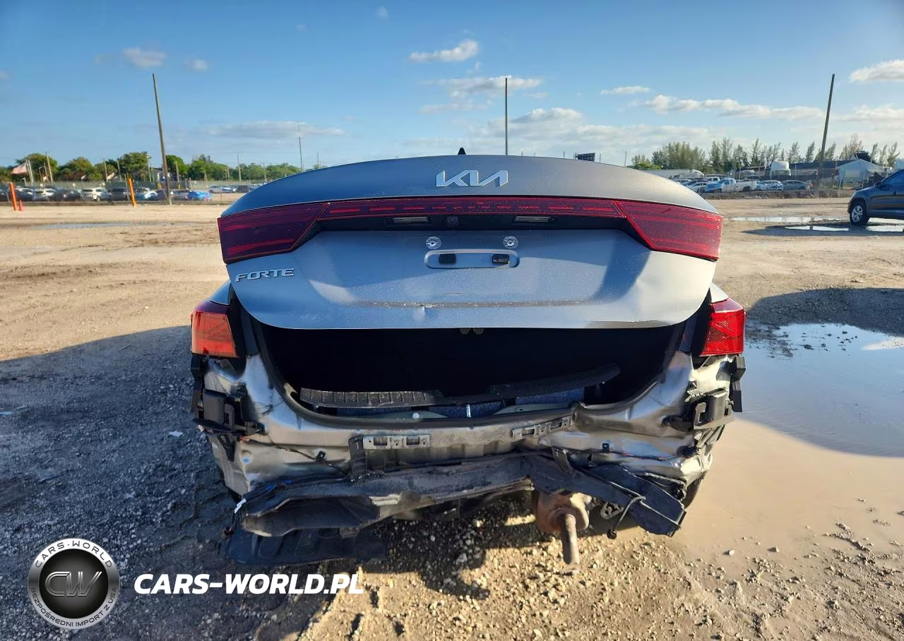 2022 Kia Forte Lxs VIN:3KPF24AD2NE472230 - 6