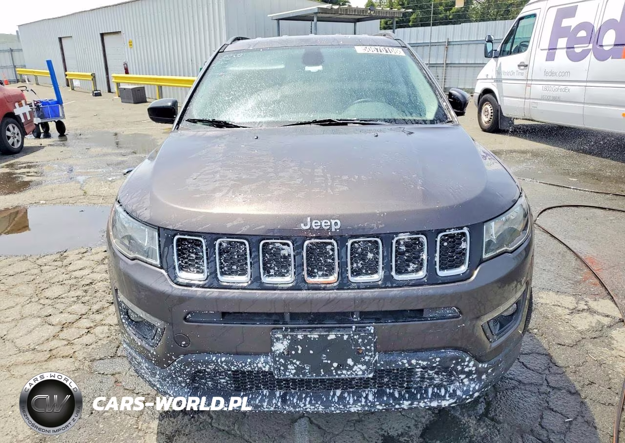 2018 Jeep Compass Latitude VIN:3C4NJDBB6JT178301 - 5