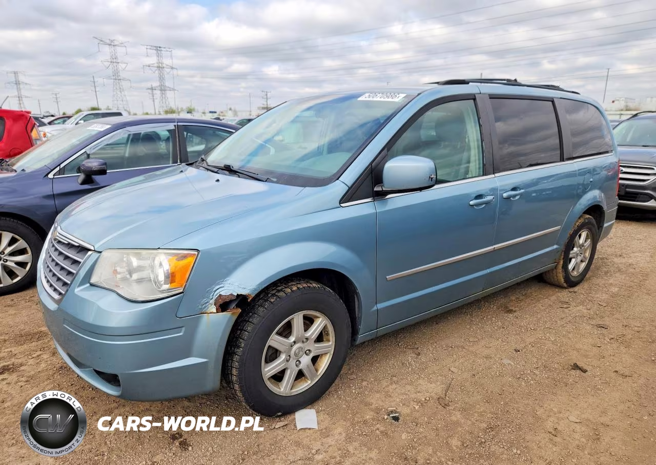2010 Chrysler Town & Country Touring – zdjęcie 1 z 13