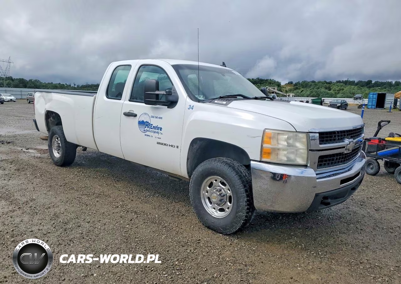 2008 Chevrolet Silverado C2500 Heavy Duty VIN:1GCHC29KX8E175364 - 4
