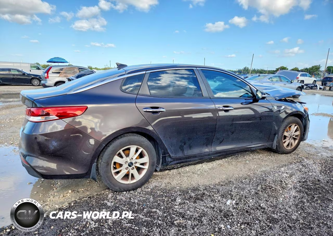 2018 Kia Optima Lx VIN:KNAGT4L32J5233835 - 3