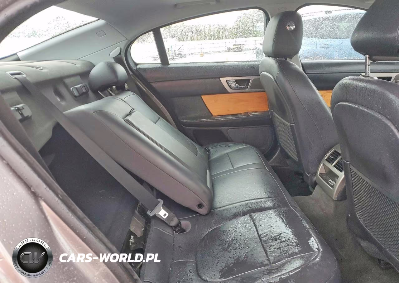 2010 Jaguar Xf Luxury VIN:SAJWA0FA2AHR59010 - 10