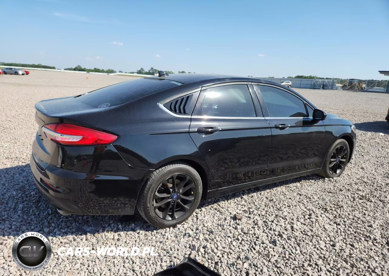 2020 Ford Fusion Se VIN:3FA6P0HDXLR121979 - 3