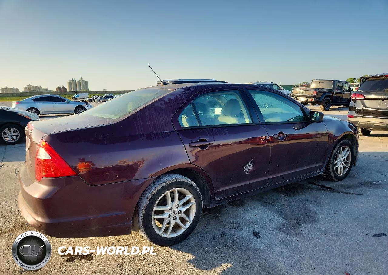 2012 Ford Fusion S VIN:3FAHP0GAXCR360190 - 3
