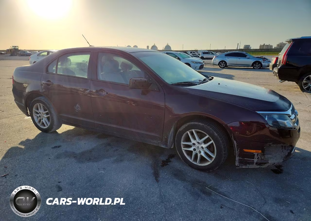 2012 Ford Fusion S VIN:3FAHP0GAXCR360190 - 4
