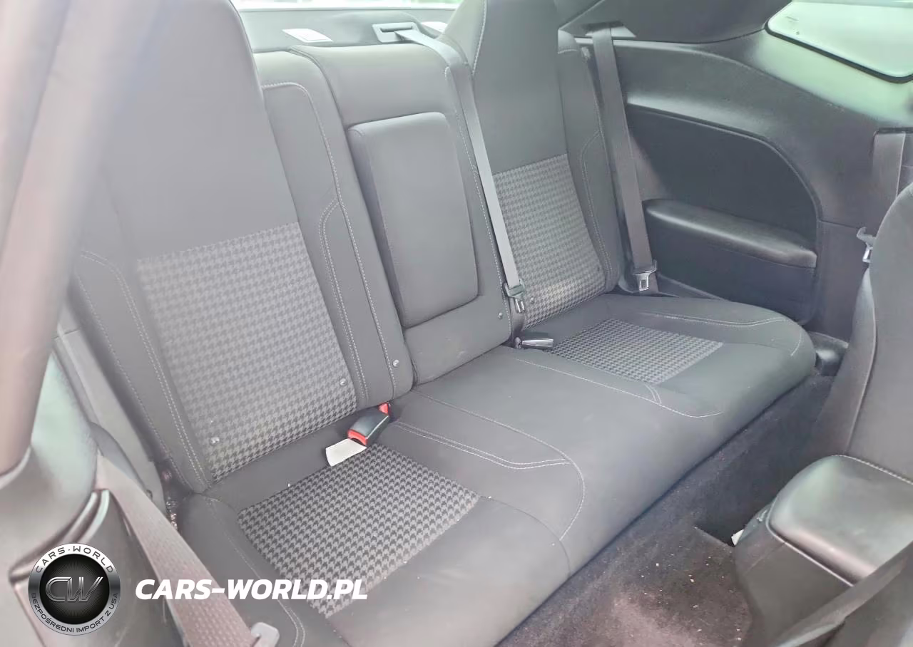 2018 Dodge Challenger Sxt VIN:2C3CDZAG9JH152989 - 10