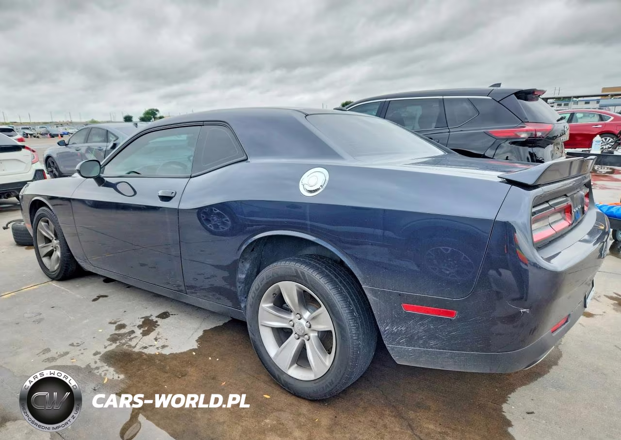 2018 Dodge Challenger Sxt VIN:2C3CDZAG9JH152989 - 2
