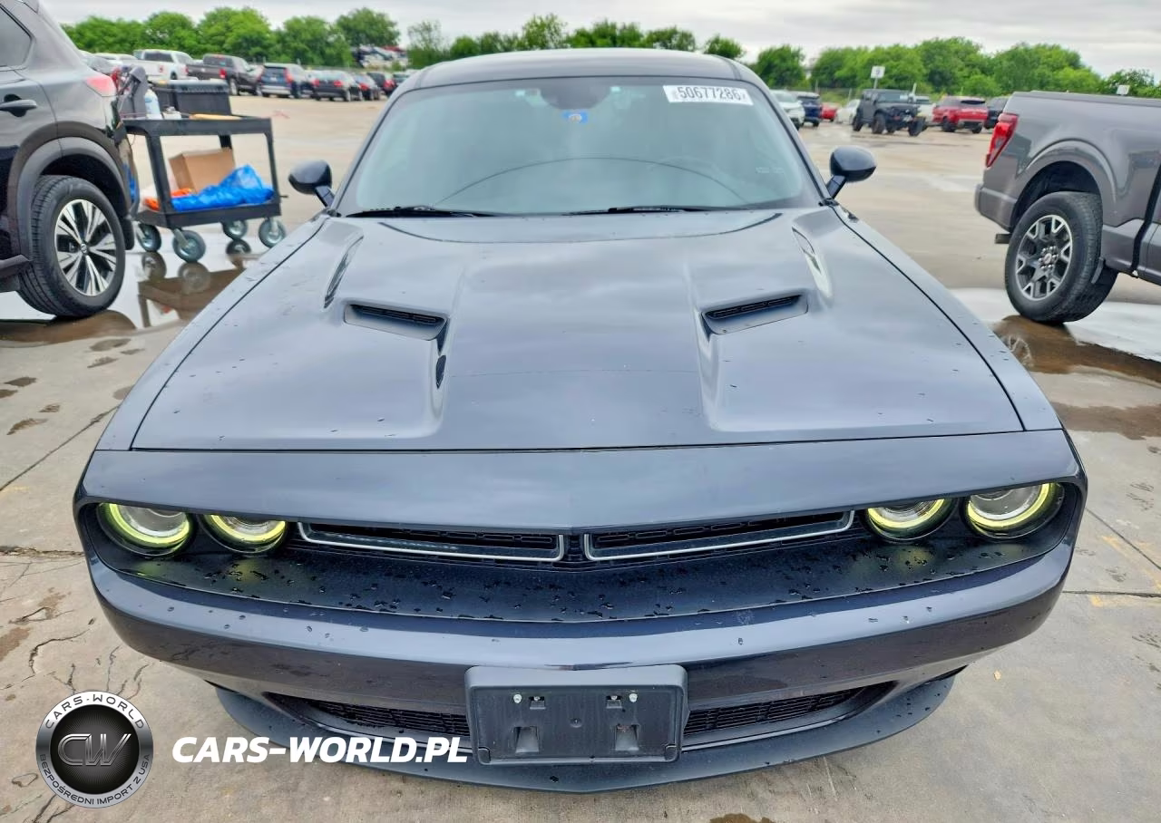 2018 Dodge Challenger Sxt VIN:2C3CDZAG9JH152989 - 5