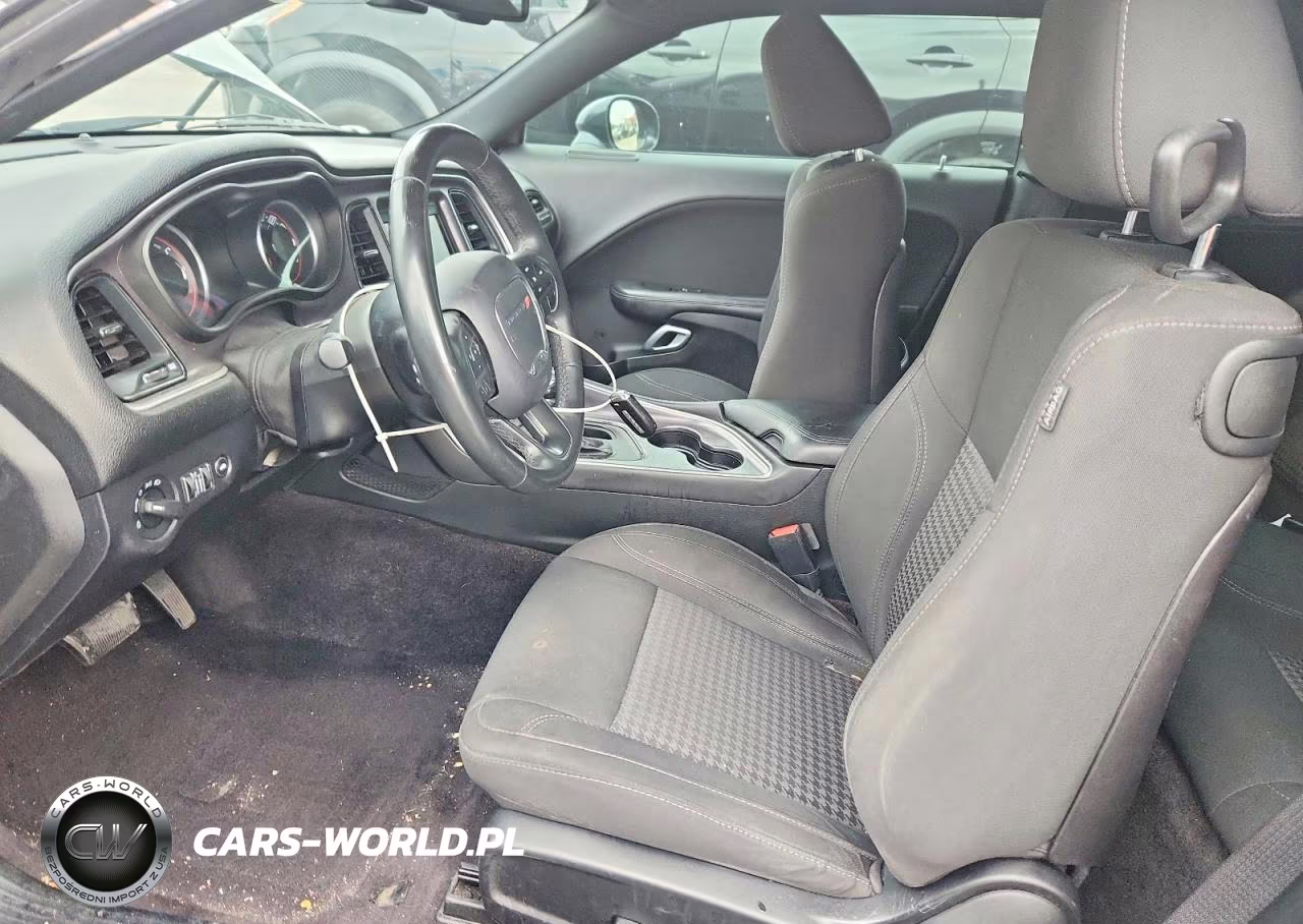 2018 Dodge Challenger Sxt VIN:2C3CDZAG9JH152989 - 7
