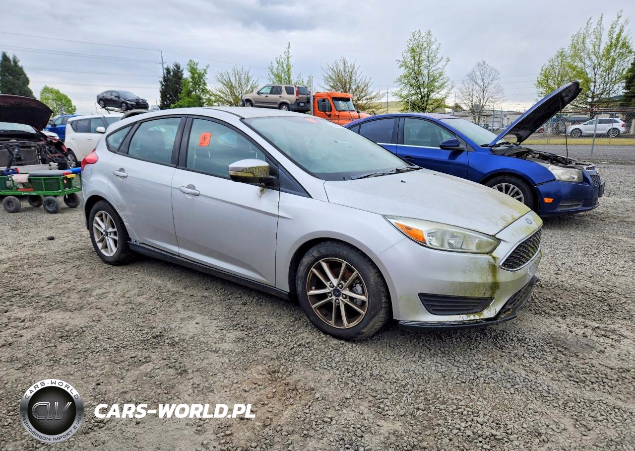 2015 Ford Focus Se VIN:1FADP3K26FL244892 - 4