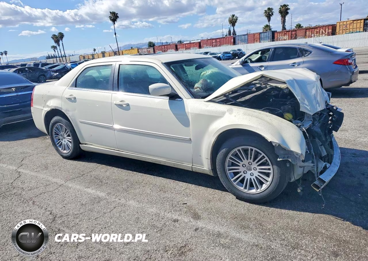 2008 Chrysler 300 Touring VIN:2C3KA53G58H211749 - 4