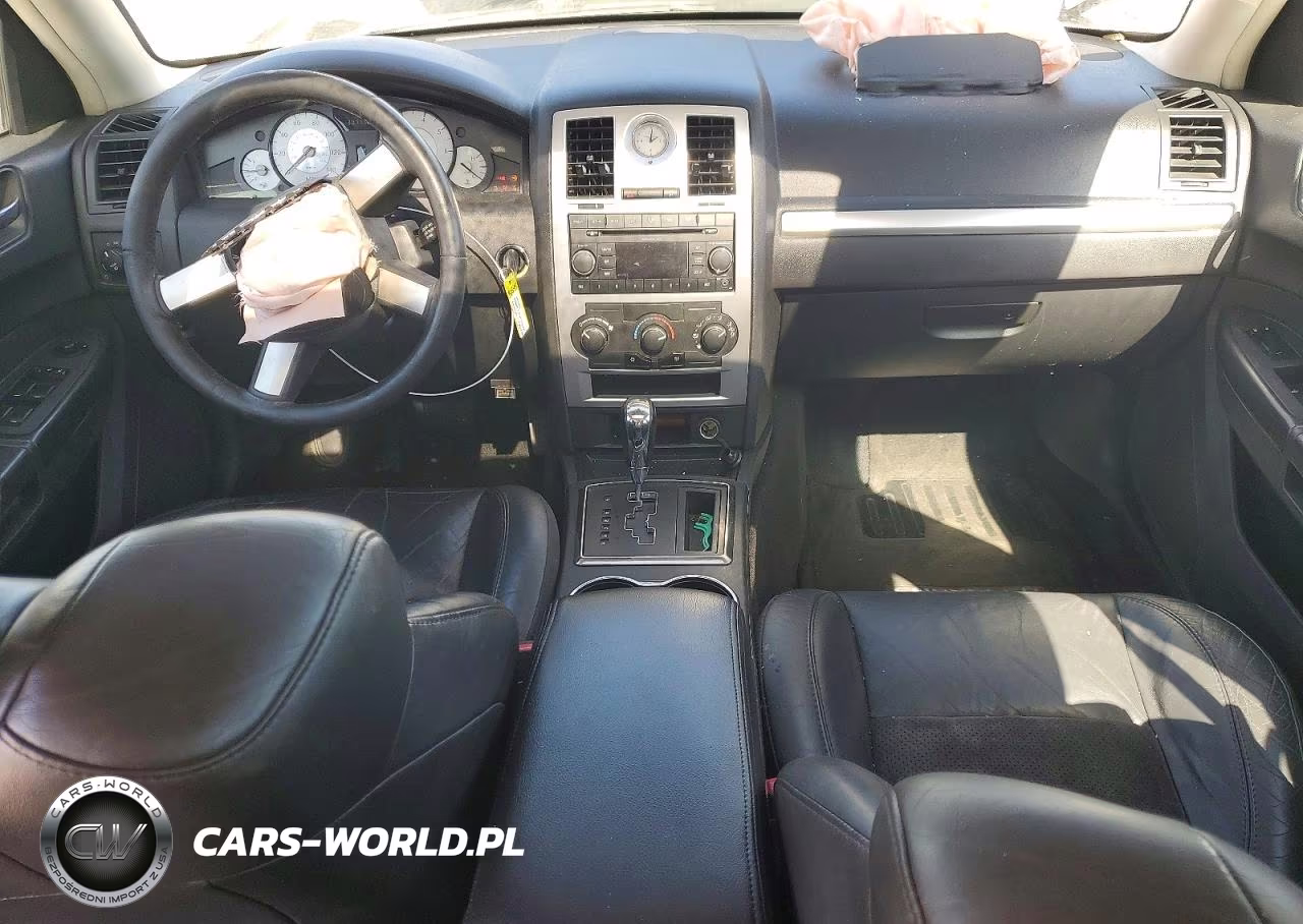 2008 Chrysler 300 Touring VIN:2C3KA53G58H211749 - 8