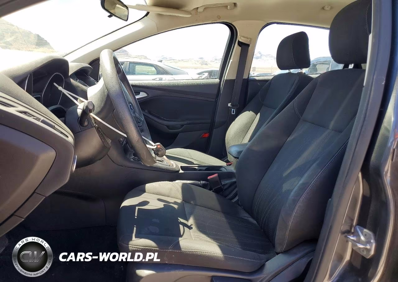 2016 Ford Focus Se VIN:1FADP3F24GL372561 - 7