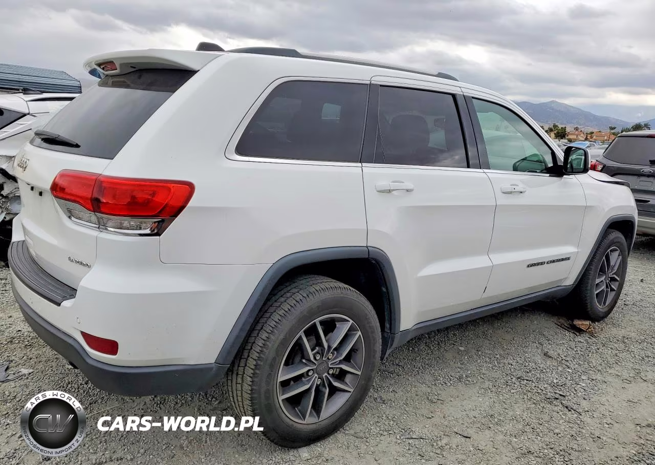 2019 Jeep Grand Cherokee Laredo VIN:1C4RJEAG1KC852193 - 3
