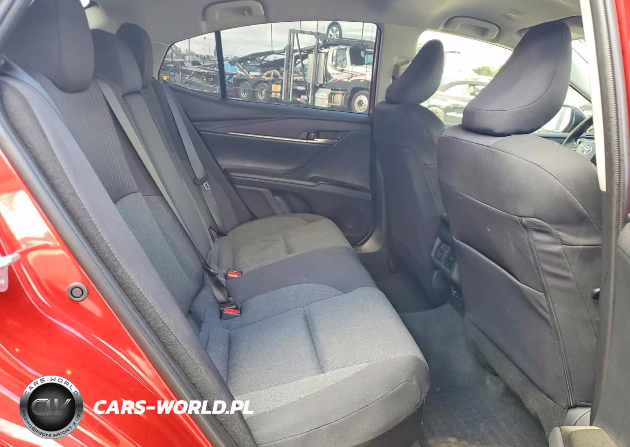 2026 Toyota Camry Le VIN:4T1DAACK0TU235850 - 10