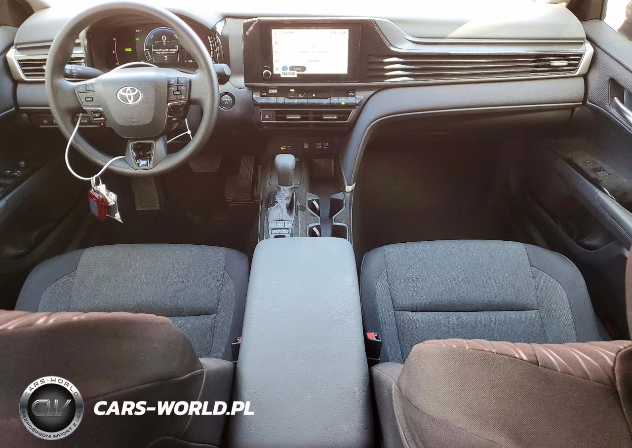 2026 Toyota Camry Le VIN:4T1DAACK0TU235850 - 8