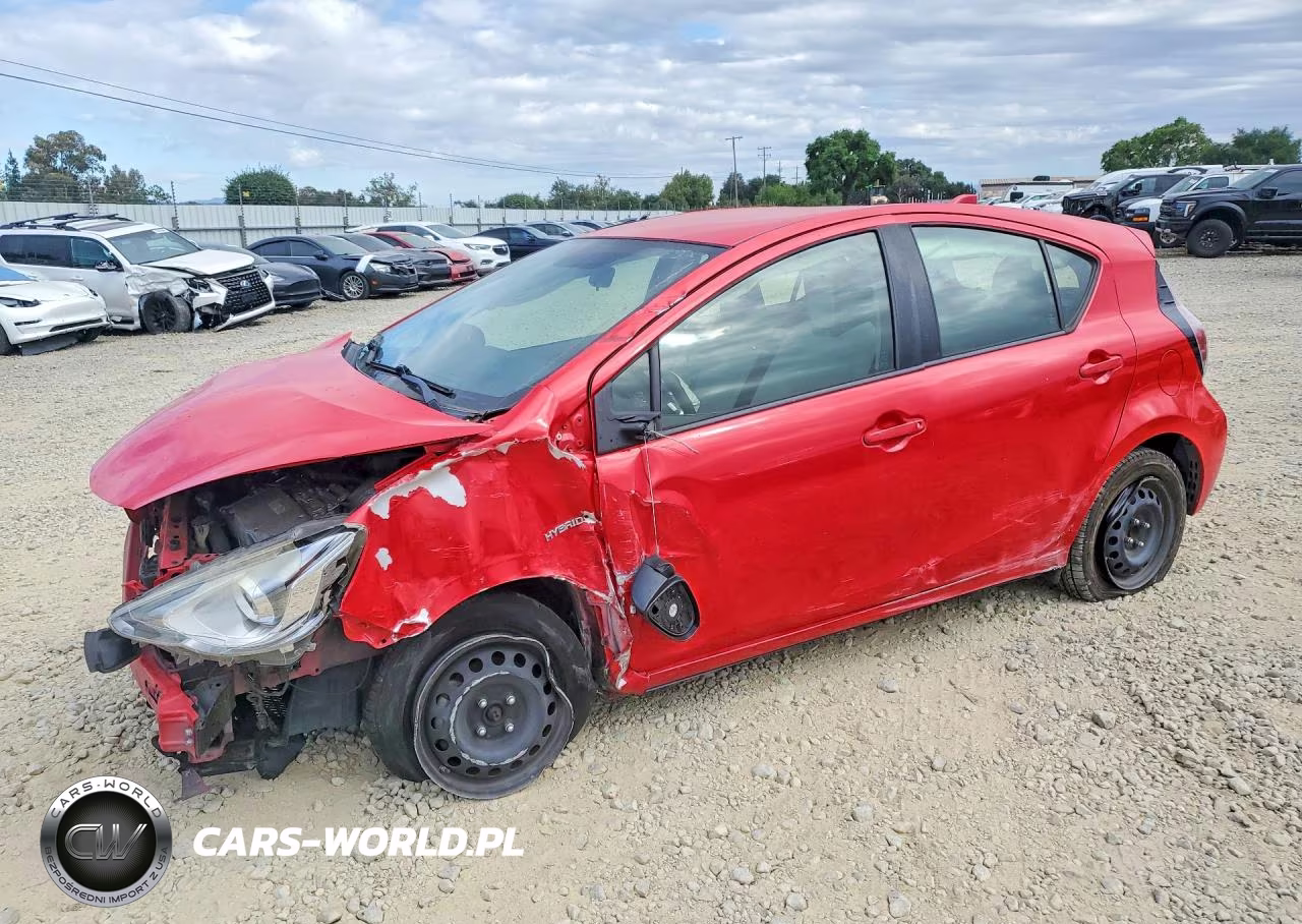 2016 Toyota Prius C One