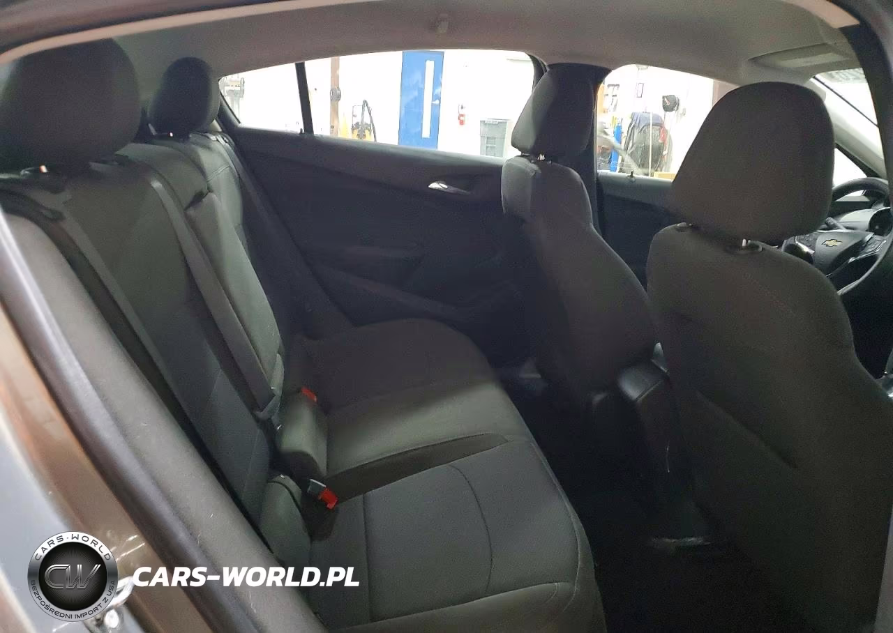2018 Chevrolet Cruze Lt VIN:3G1BE6SMXJS652432 - 10