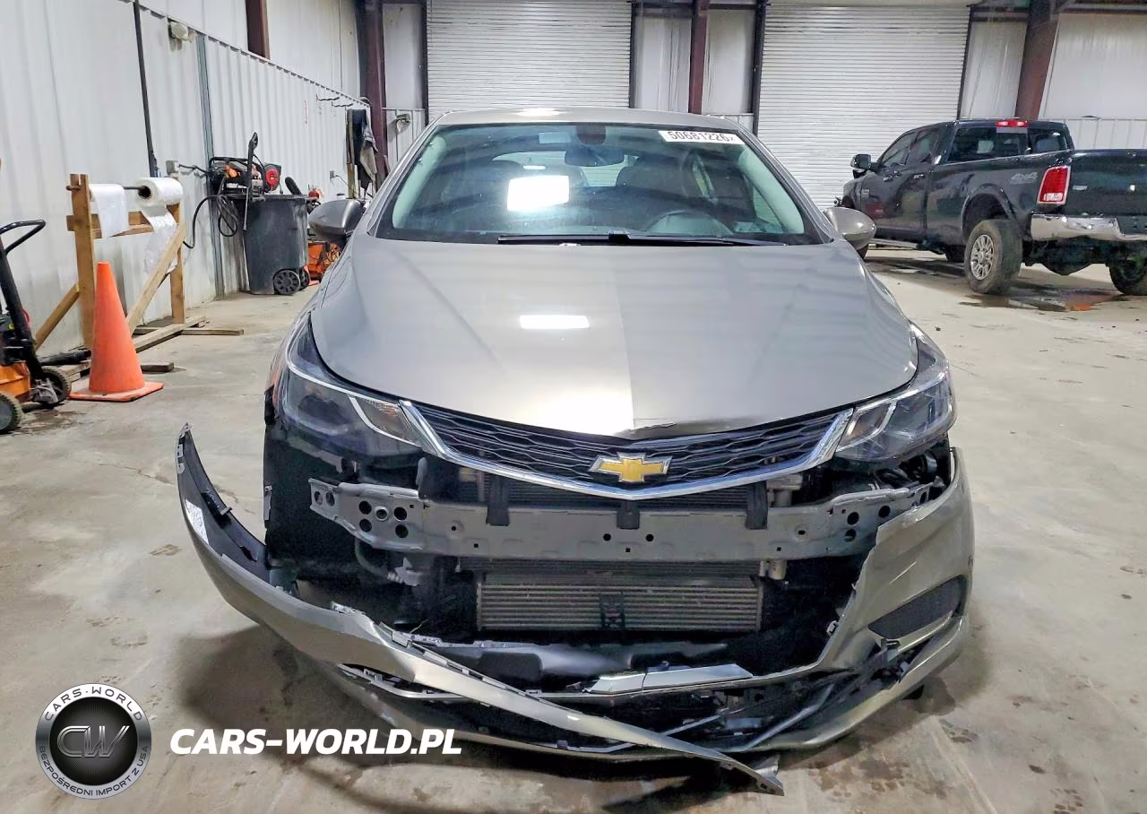 2018 Chevrolet Cruze Lt VIN:3G1BE6SMXJS652432 - 5