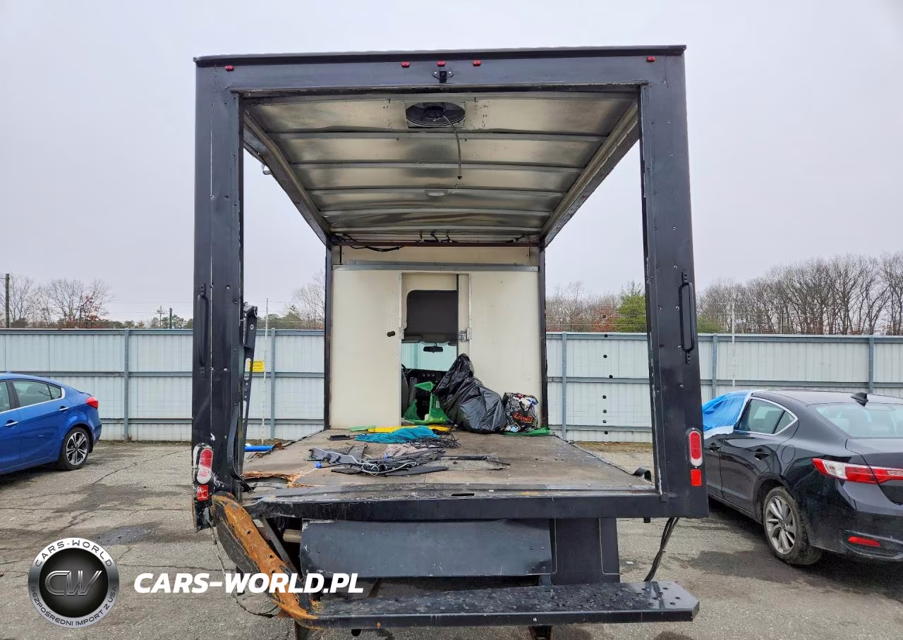2023 Chevrolet Express G3500 VIN:1GB3GRC73P1246281 - 6
