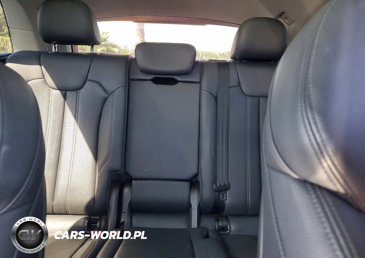 2018 Audi Q5 Premium Plus VIN:WA1BNAFY7J2040850 - 10