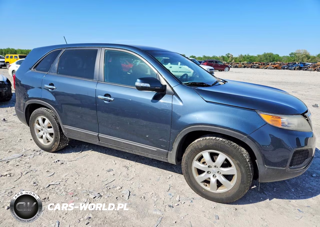 2012 Kia Sorento Lx VIN:5XYKT3A16CG202896 - 4
