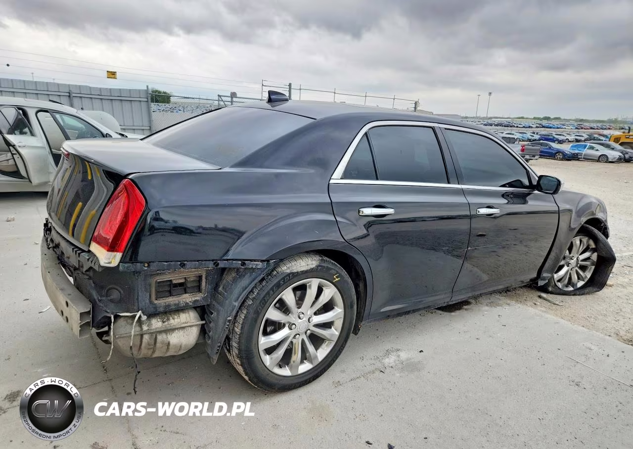 2016 Chrysler 300C VIN:2C3CCAKG4GH111486 - 3