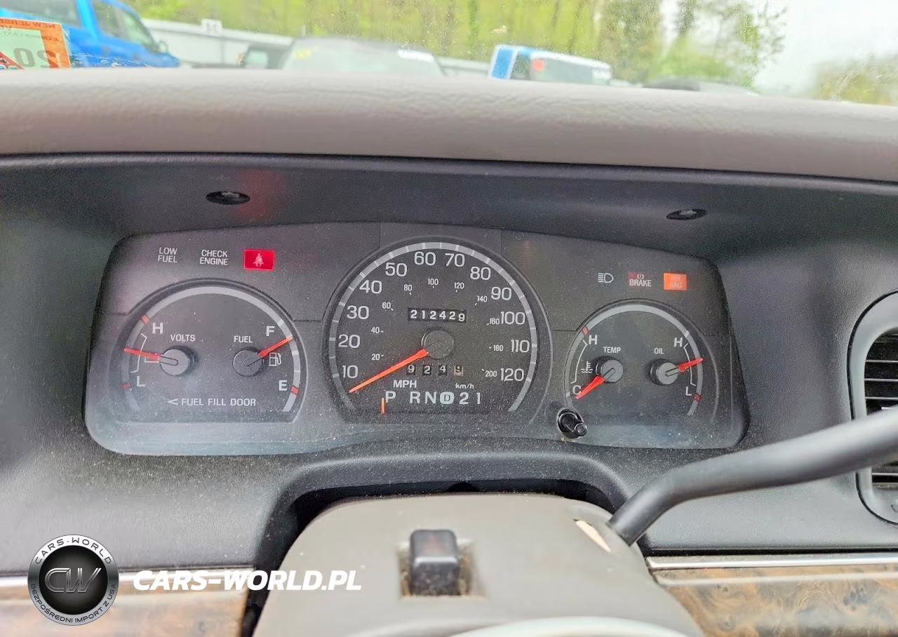 2000 Ford Crown Victoria VIN:2FAFP73W7YX135963 - 9