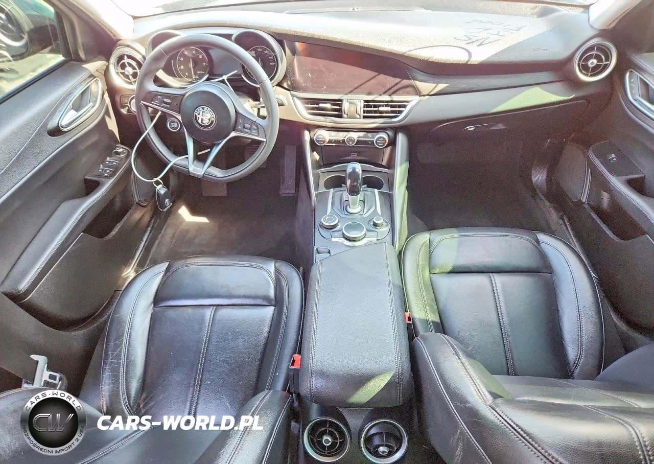 2017 Alfa Romeo Giulia Q4 VIN:ZARFAEDN6H7530041 - 8
