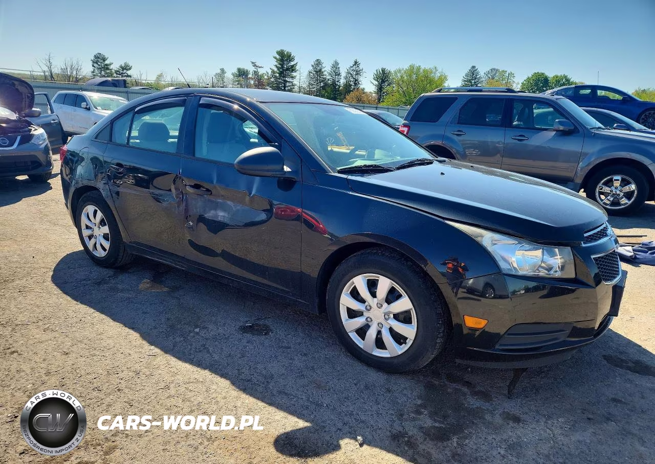 2014 Chevrolet Cruze Ls VIN:1G1PA5SH0E7160821 - 4
