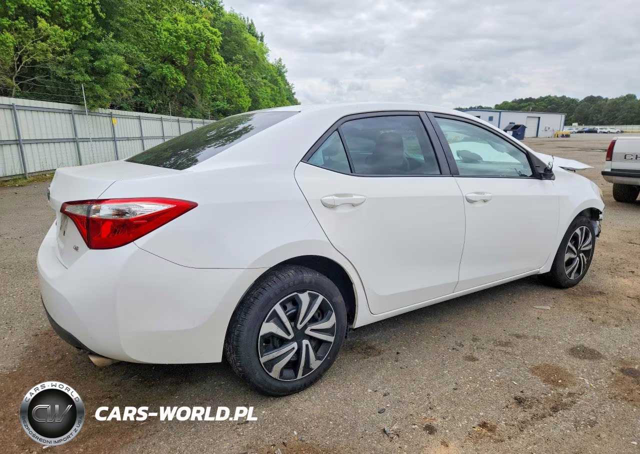 2015 Toyota Corolla Le VIN:2T1BURHE1FC325322 - 3