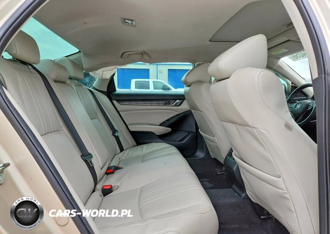 2018 Honda Accord Touring VIN:1HGCV1F91JA209707 - 10