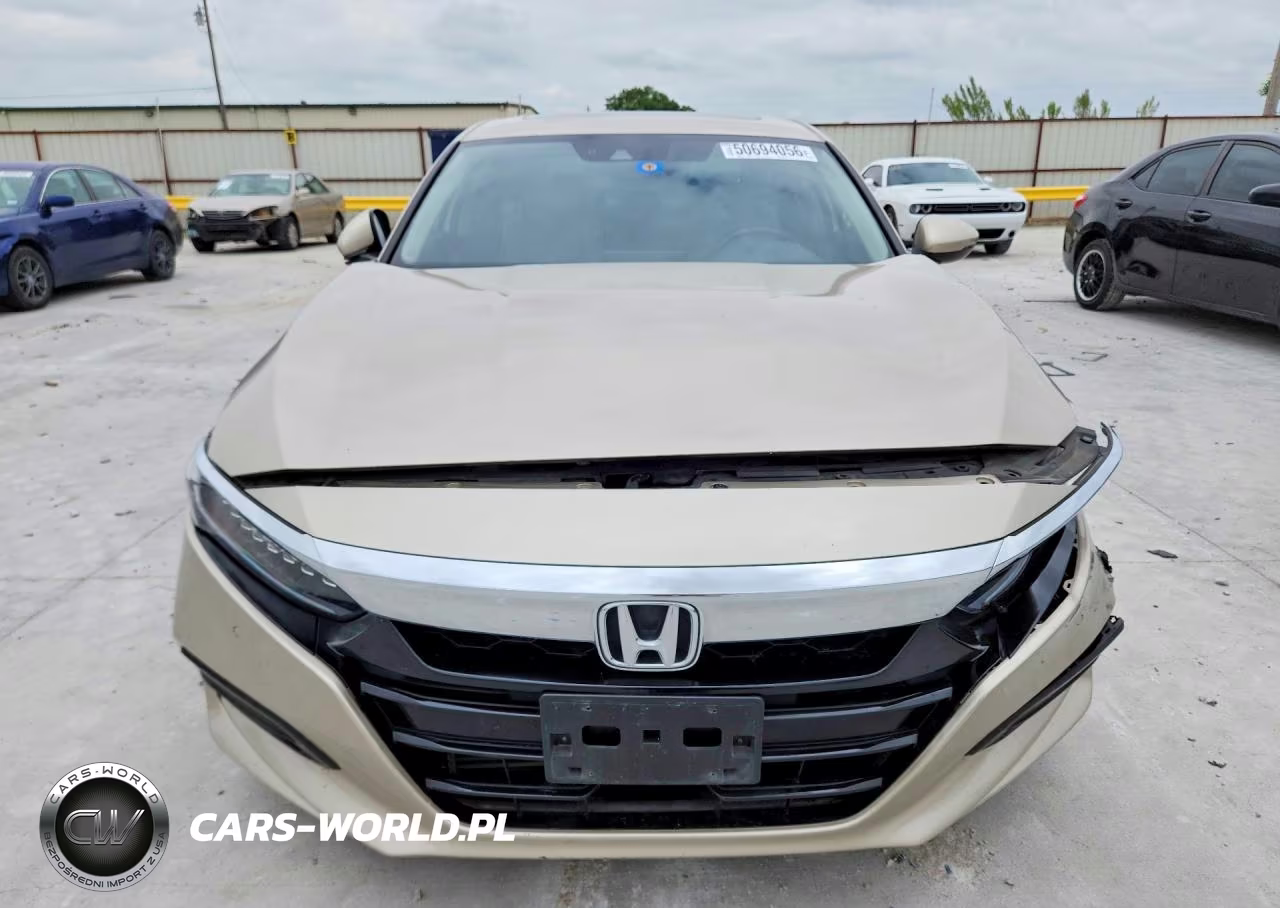 2018 Honda Accord Touring VIN:1HGCV1F91JA209707 - 5