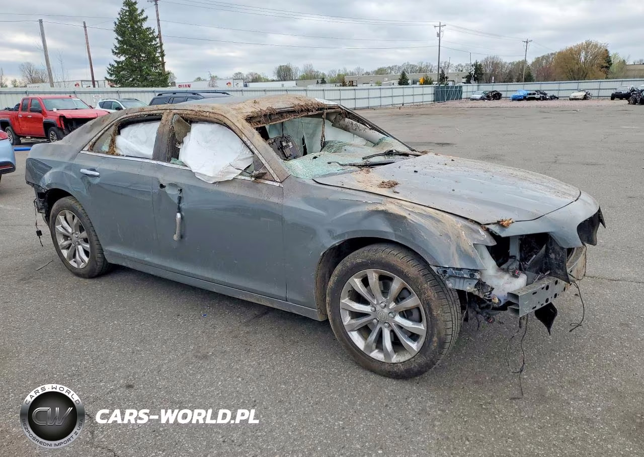 2018 Chrysler 300 Limited VIN:2C3CCAKGXJH160392 - 4