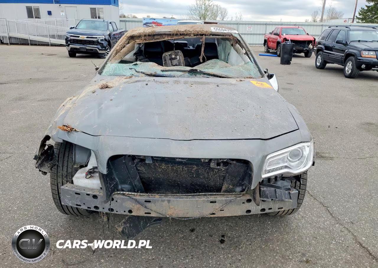 2018 Chrysler 300 Limited VIN:2C3CCAKGXJH160392 - 5