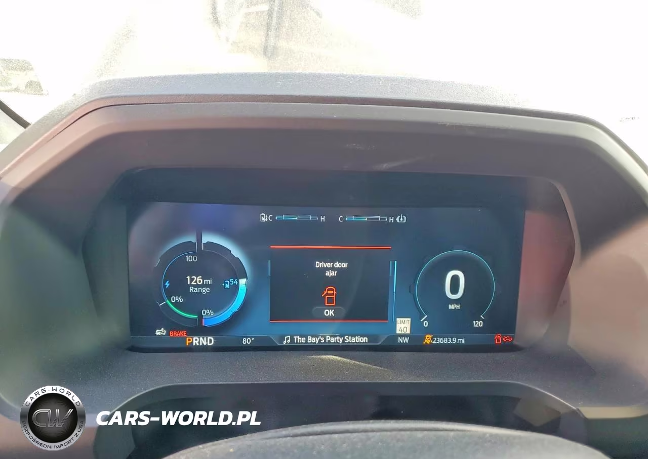 2023 Ford F150 Lightning Pro VIN:1FTVW1EL5PWG45893 - 9