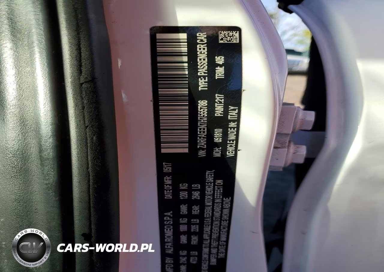 2017 Alfa Romeo Giulia Ti Q4 VIN:ZARFAEEN7H7555786 - 12