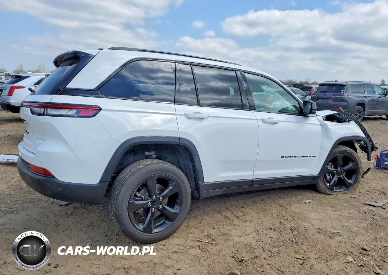 2023 Jeep Grand Cherokee Laredo VIN:1C4RJHAG7PC519635 - 3