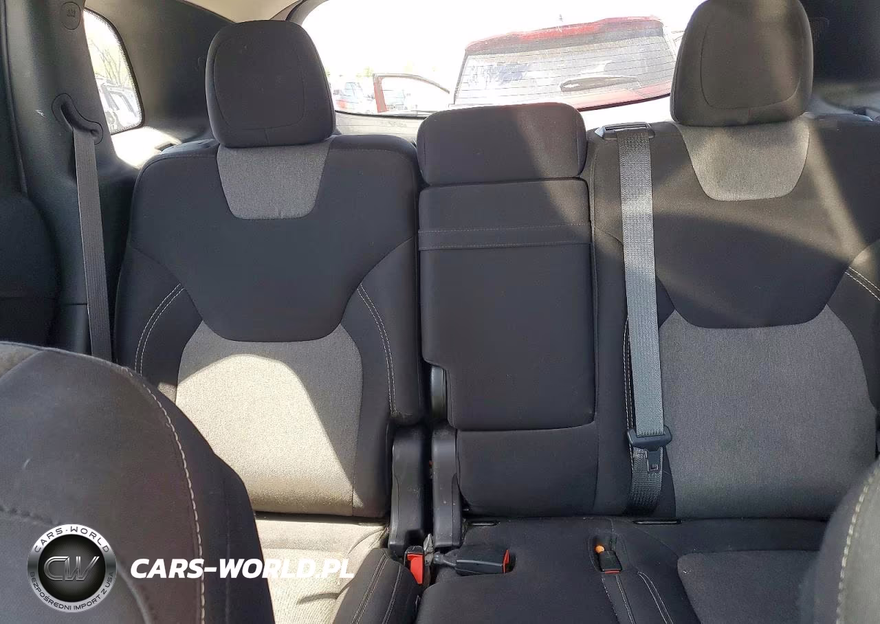 2014 Jeep Cherokee Latitude VIN:1C4PJLCB5EW323538 - 10