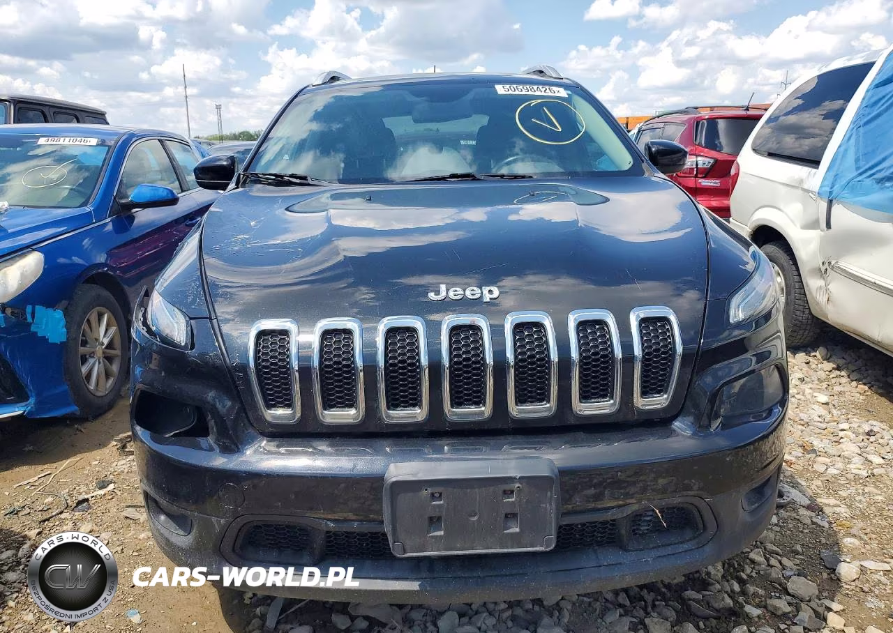 2014 Jeep Cherokee Latitude VIN:1C4PJLCB5EW323538 - 5