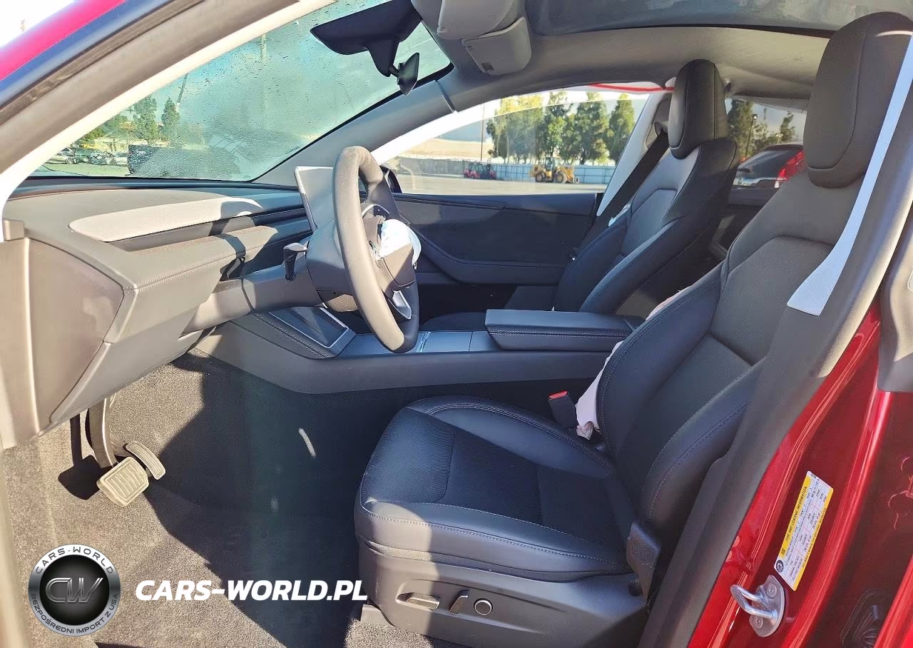 2026 Tesla Model Y VIN:7SAYGDEE6TF562598 - 7