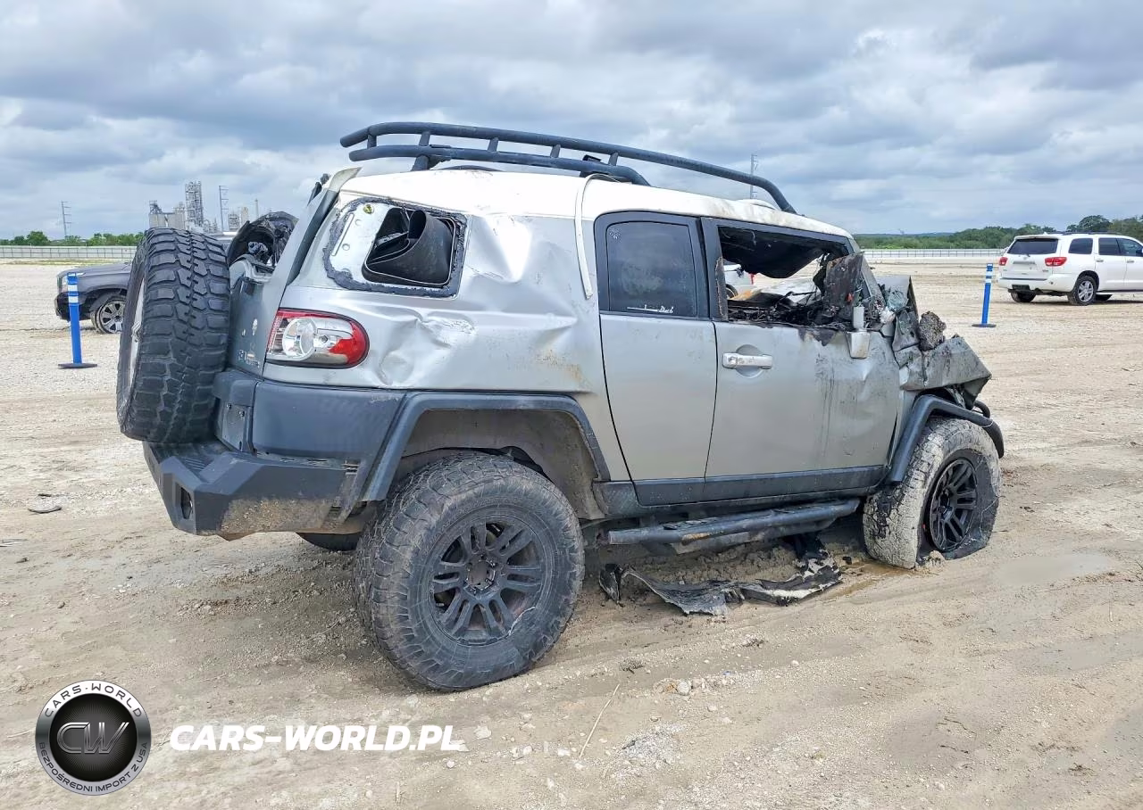 2009 Toyota Fj Cruiser Base VIN:JTEBU11F29K057349 - 3