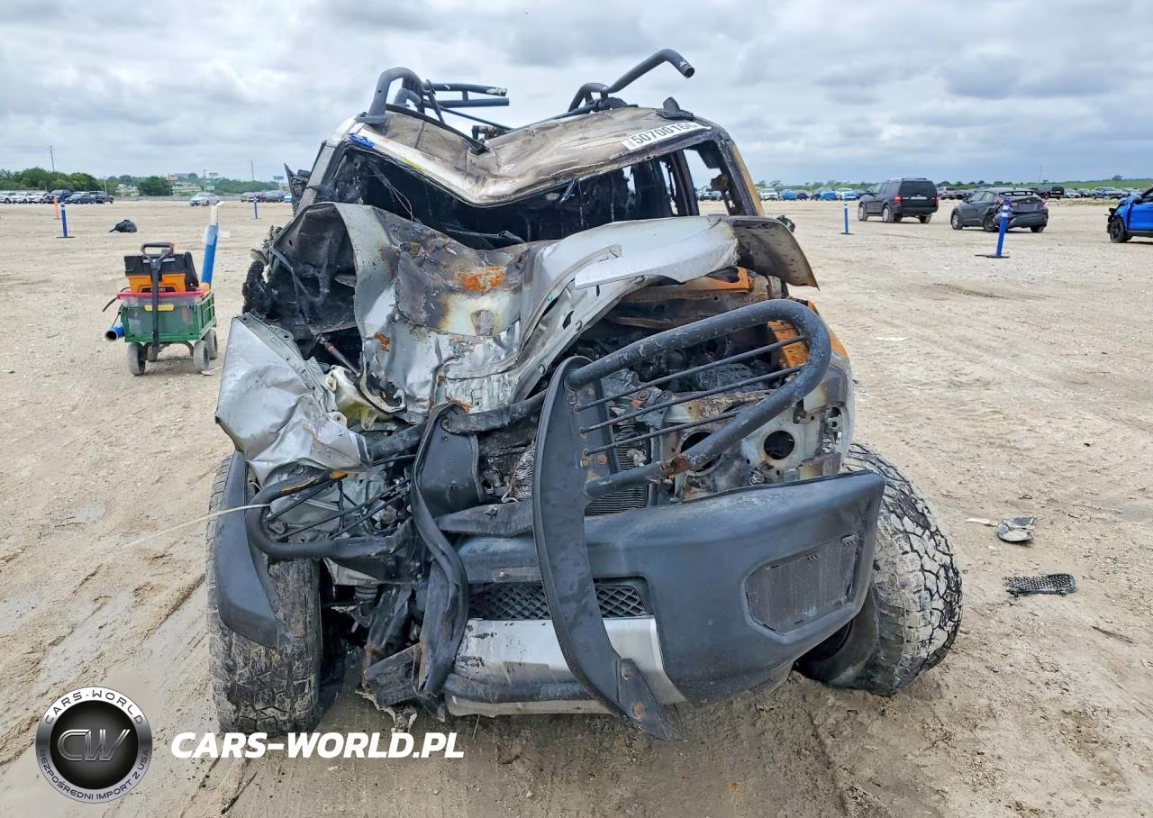 2009 Toyota Fj Cruiser Base VIN:JTEBU11F29K057349 - 5