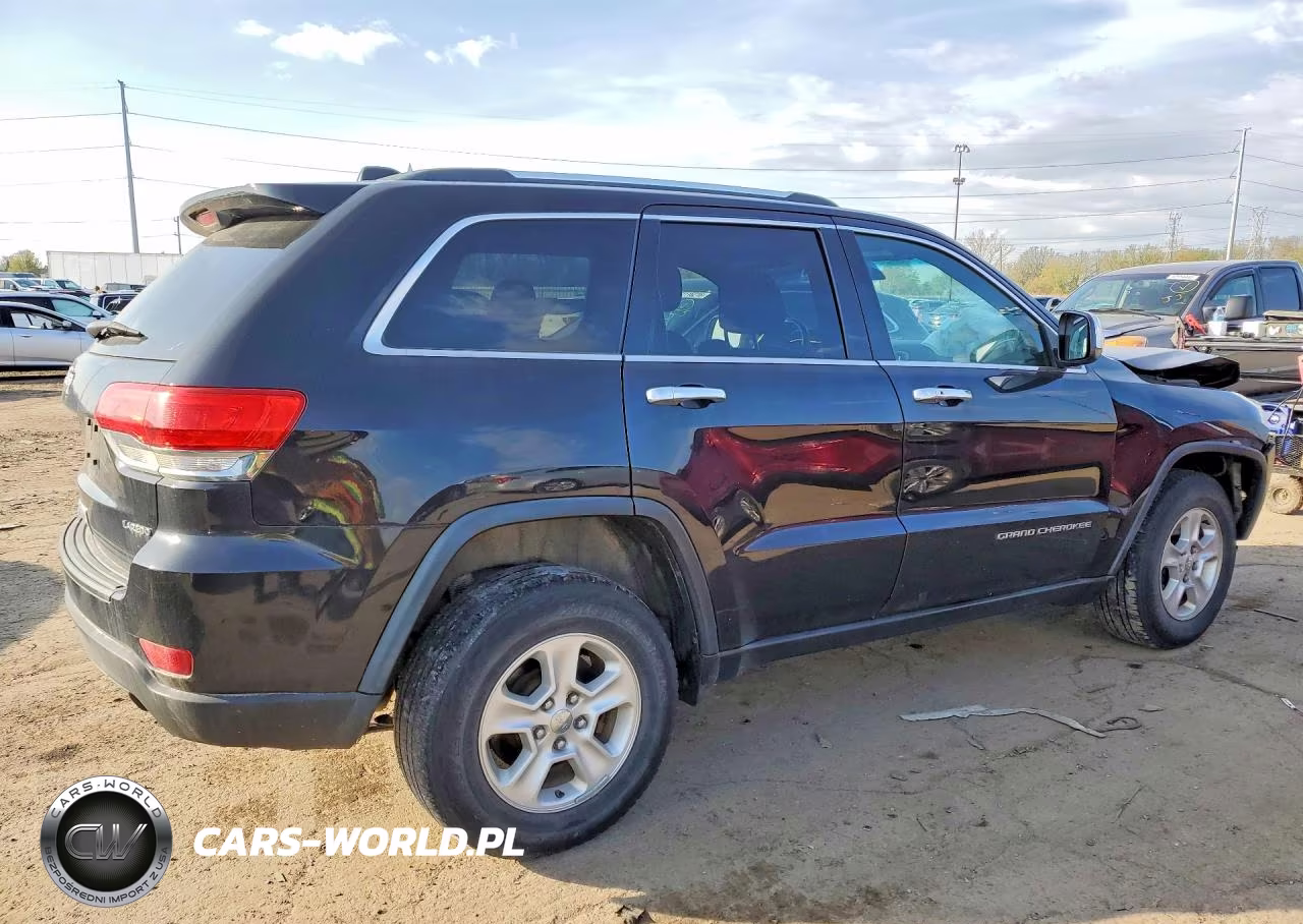 2015 Jeep Grand Cherokee Laredo VIN:1C4RJFAG5FC736717 - 3