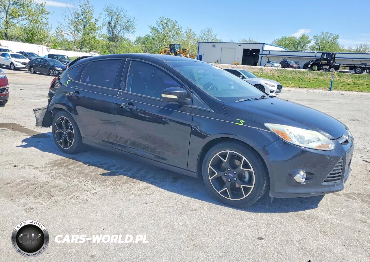 2014 Ford Focus Se VIN:1FADP3K20EL213412 - 4