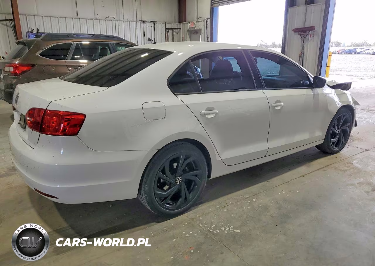 2012 Volkswagen Jetta Base VIN:3VW2K7AJ1CM387692 - 3